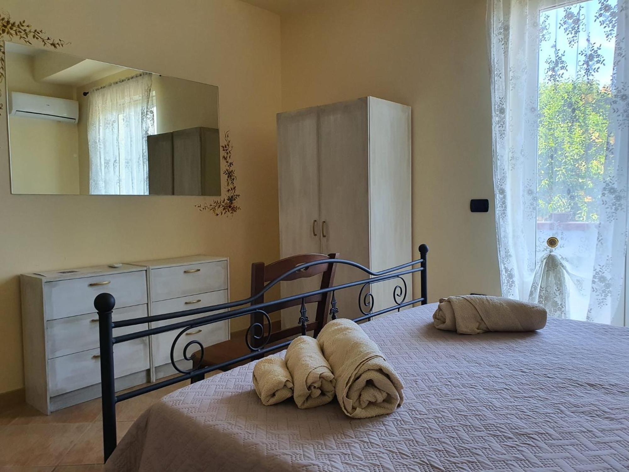 Libro Di Sogni - B&B Letterario Caserta Vecchia Eksteriør bilde